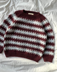 Liggebillede af bordeaux og blå Key Sweater Junior